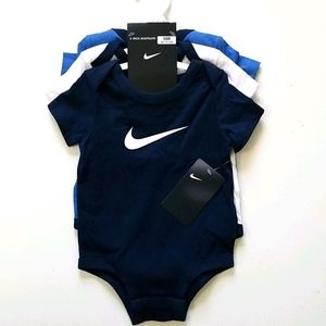 NEW! NIKE 9M - 3 Pack Bodysuits